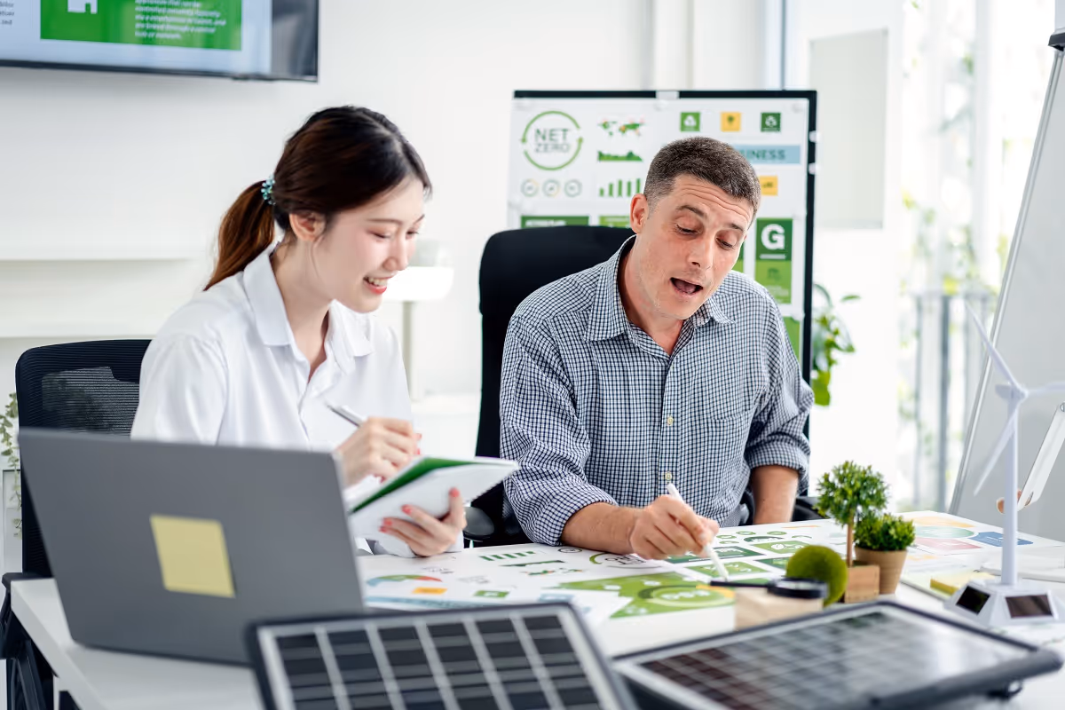 Procurement and legal stakeholders reviewing vendor performance, risk factors, and compliance documentation during due diligence