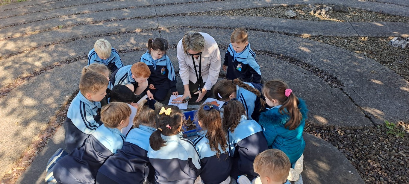 Junior Infants visit to the Garden of Remembrance