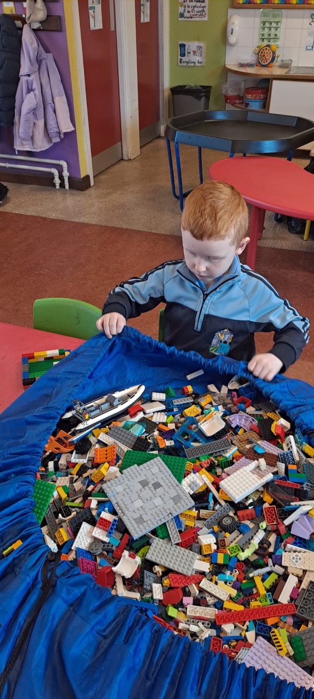 Junior Infants building with 3D shapes