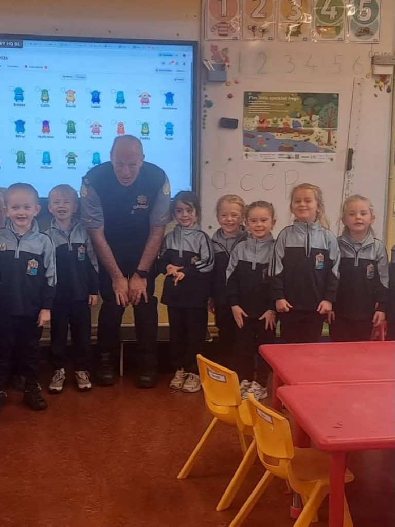 Garda Eoin visit to the school