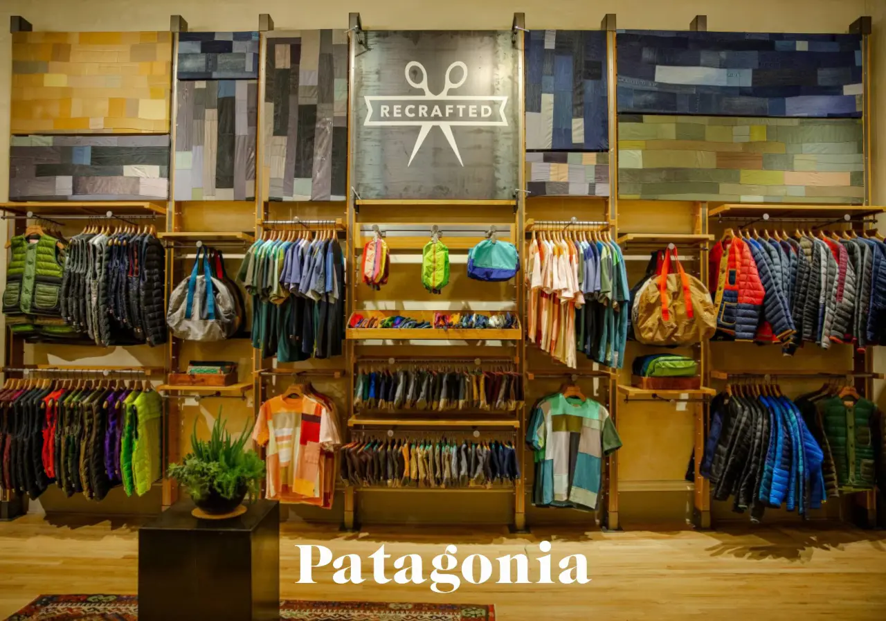 Espace Patagonia Recrafted présentant vêtements et accessoires réutilisés.
