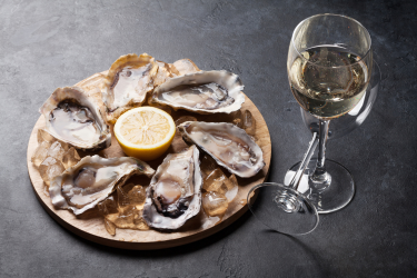 Fresh Oysters and white wine