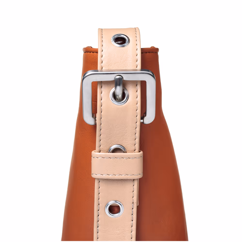 details photo of leatherware