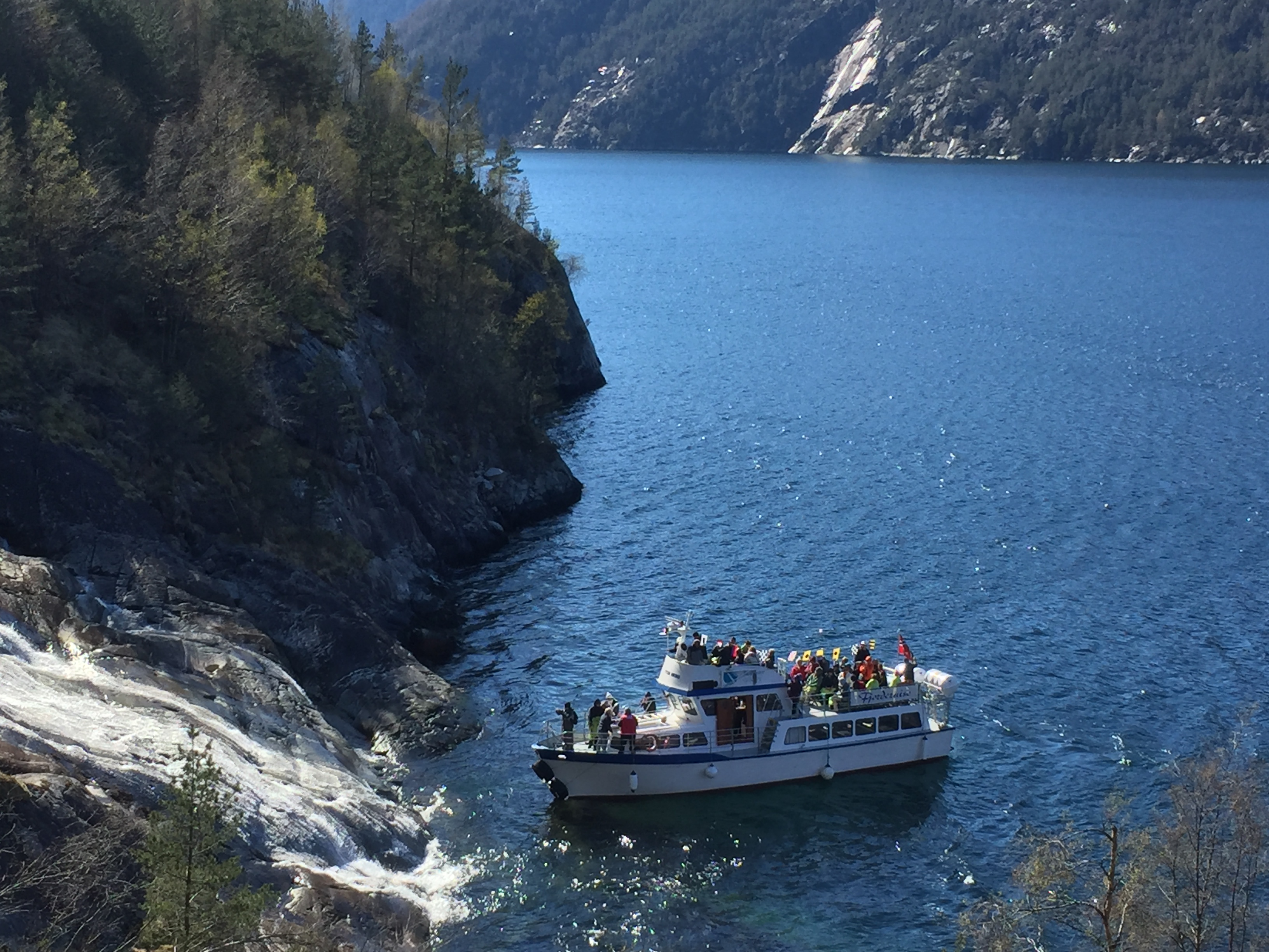 MV Stein Viking at the Langfoss waterfall