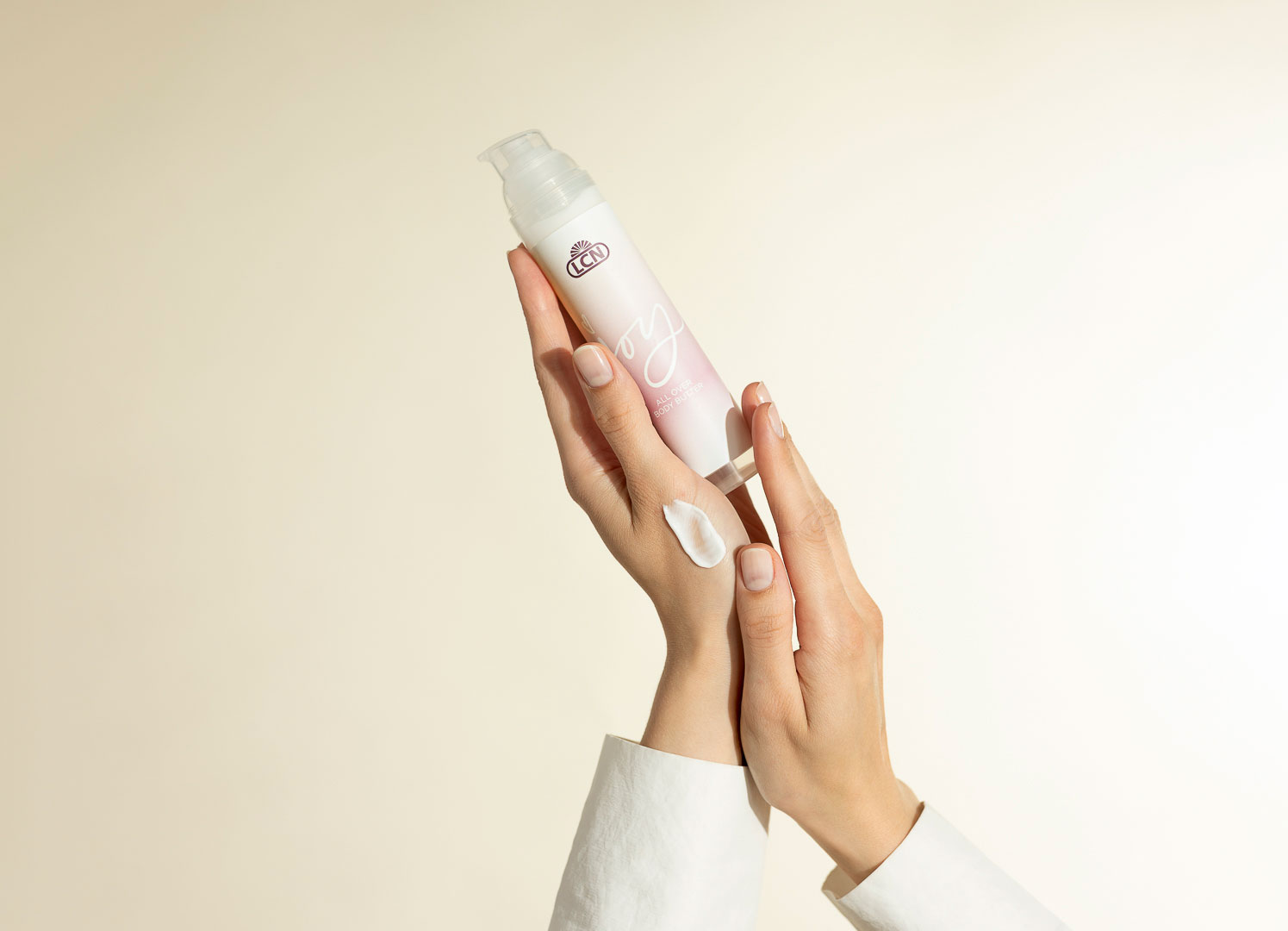 A product photography series, photographed by Sarah Häfner. Cosmetic products photos taken for LCN.