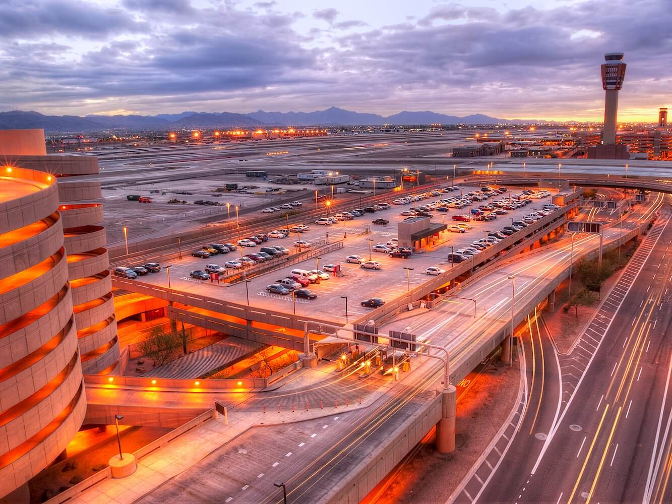What to do before your flight out of Phoenix | InMotion Stores, image size:1333x1000