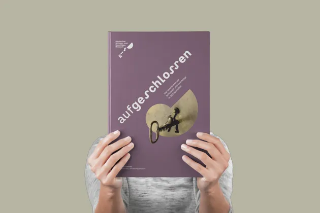 aufgeschlossen