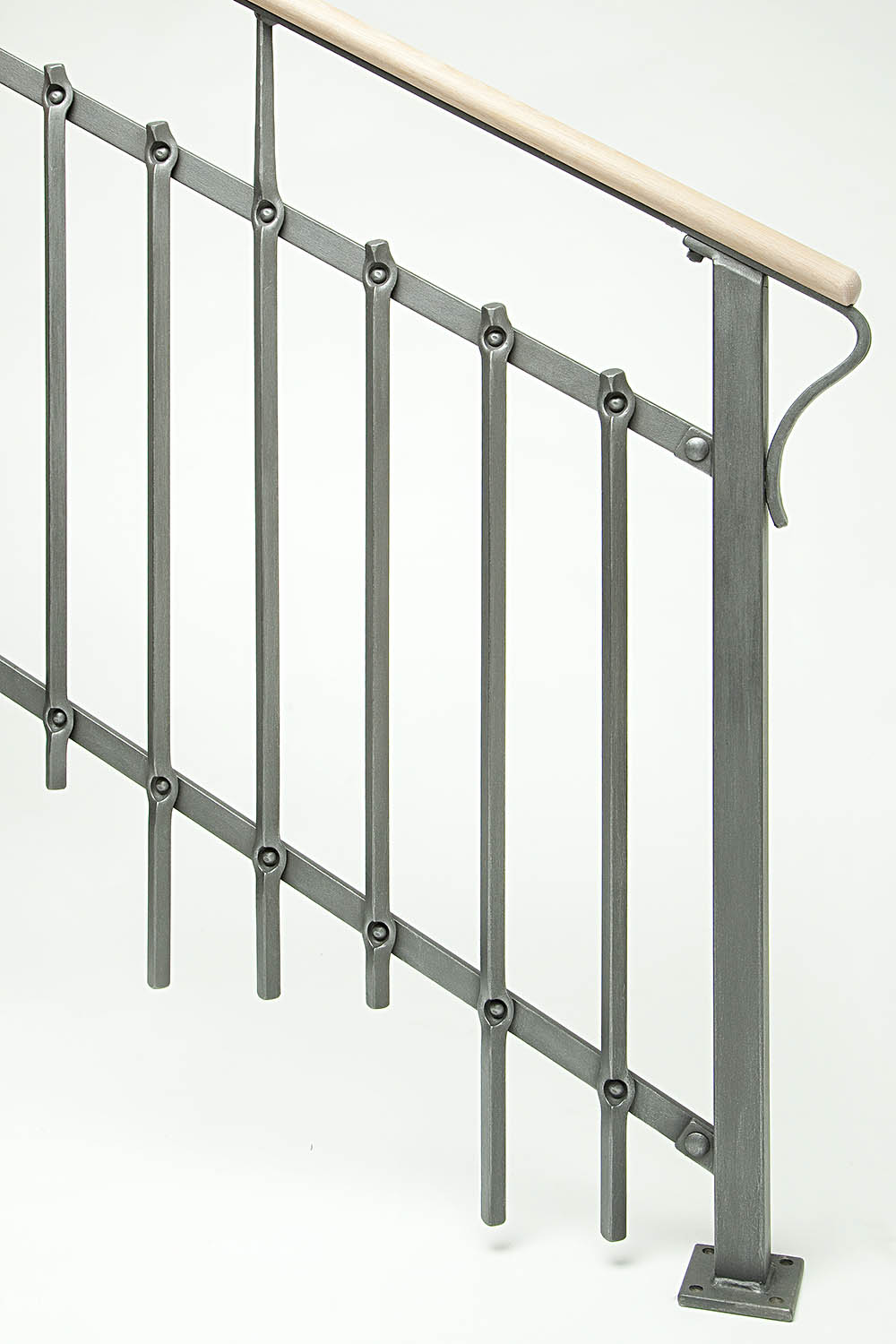 Suojakaide ja niittaukset, teräs, metalli