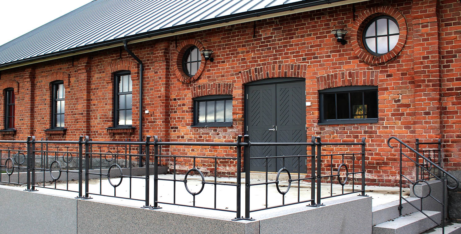 Metallinen terassikaide