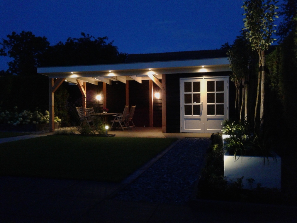 Genieten onder een veranda in Heerhugowaard