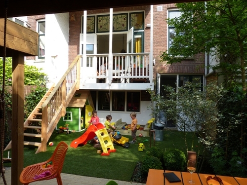 De rest van de tuin werd voor de jongens.