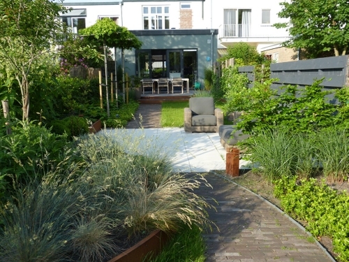 Een geslaagde combinatie van rechte lijnen en ronde vormen.