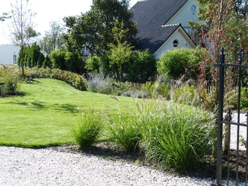 In de voortuin moest je lekker kunnen wandelen.