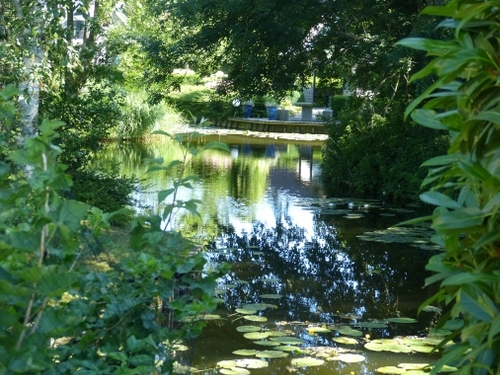 De doorkijkjes versterken het gevoel van ruimte en rust.