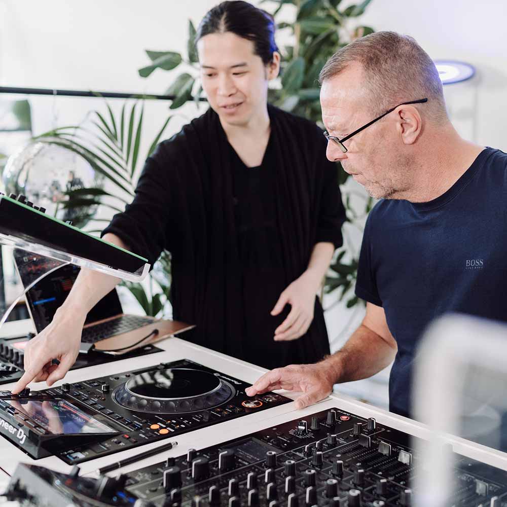 Want to Become a DJ? Why Face-to-Face DJ Lessons Are the Fastest Way to Learn
