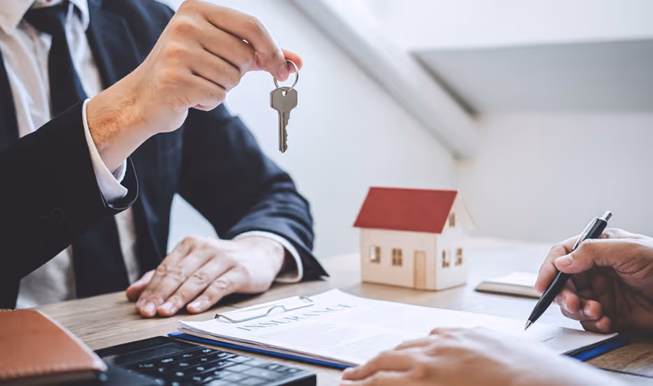 discussing loan with your brojker
