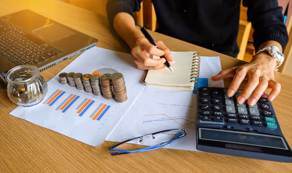 woman planning allocaton of business profits