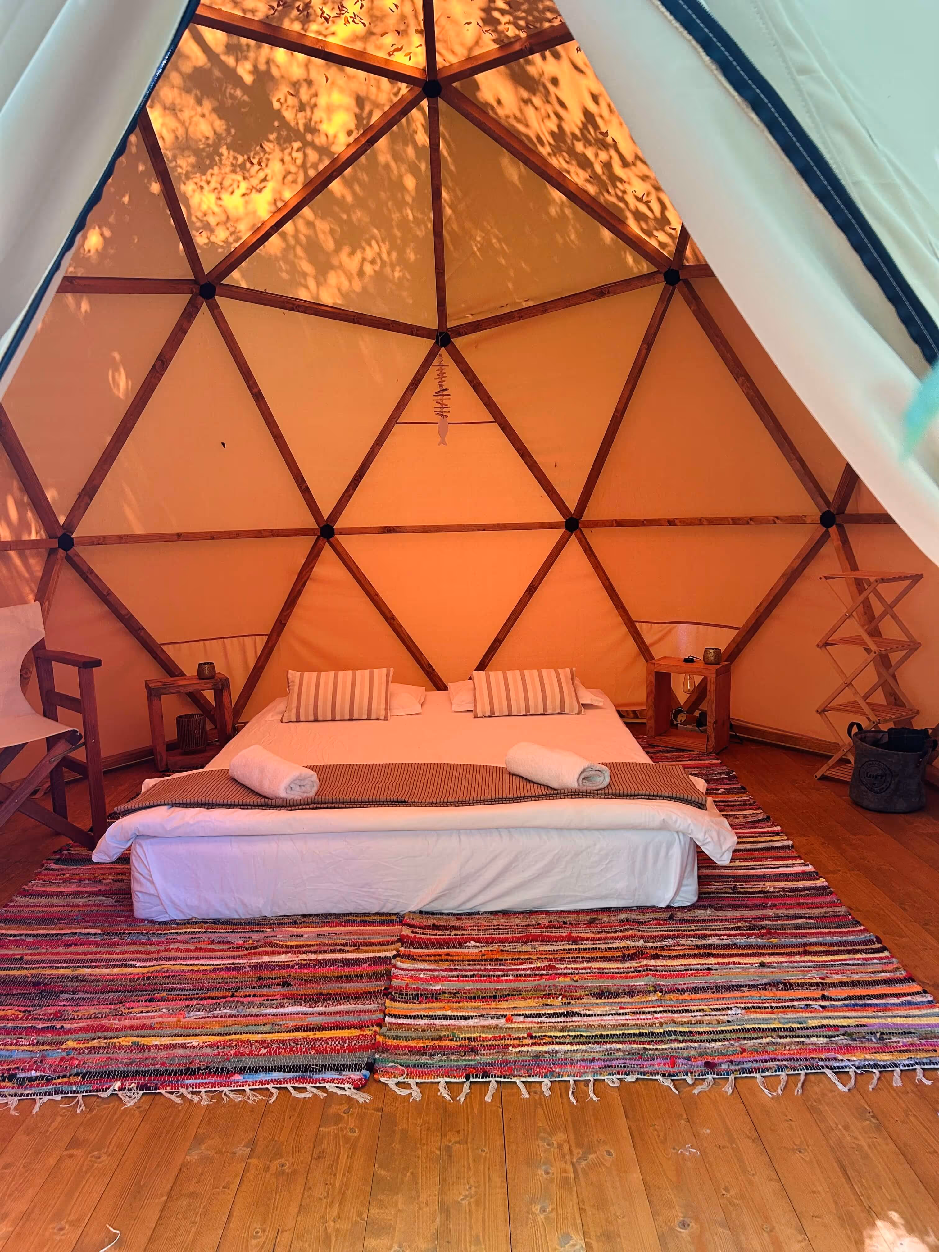 гора глемпинг, легло, палатка с легло, палатка спалня, къмпинг палатка, gora glamping
