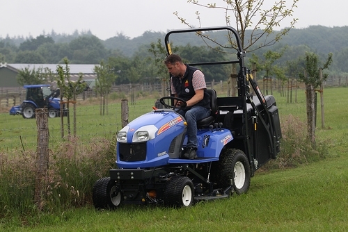 ISEKi Mähtraktor SXG 326