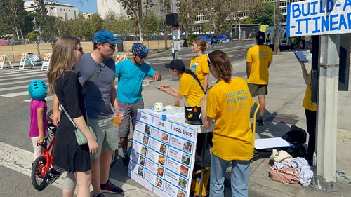 During the South LA event on December 4th, CicLAvia attendees were able to access the new prototype with enhanced digital map and local list by scanning the QR code that’s on the sandwich board.