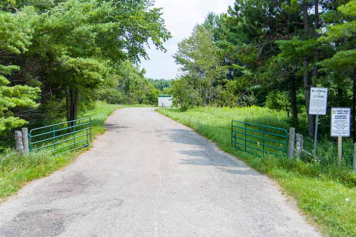 Entrance to the Town of Mono's landfill site on 3rd Line EHS