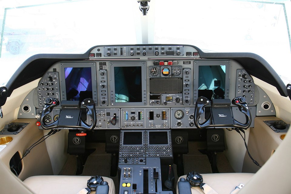 File:Raytheon 390 Premier IA AN1182755.jpg