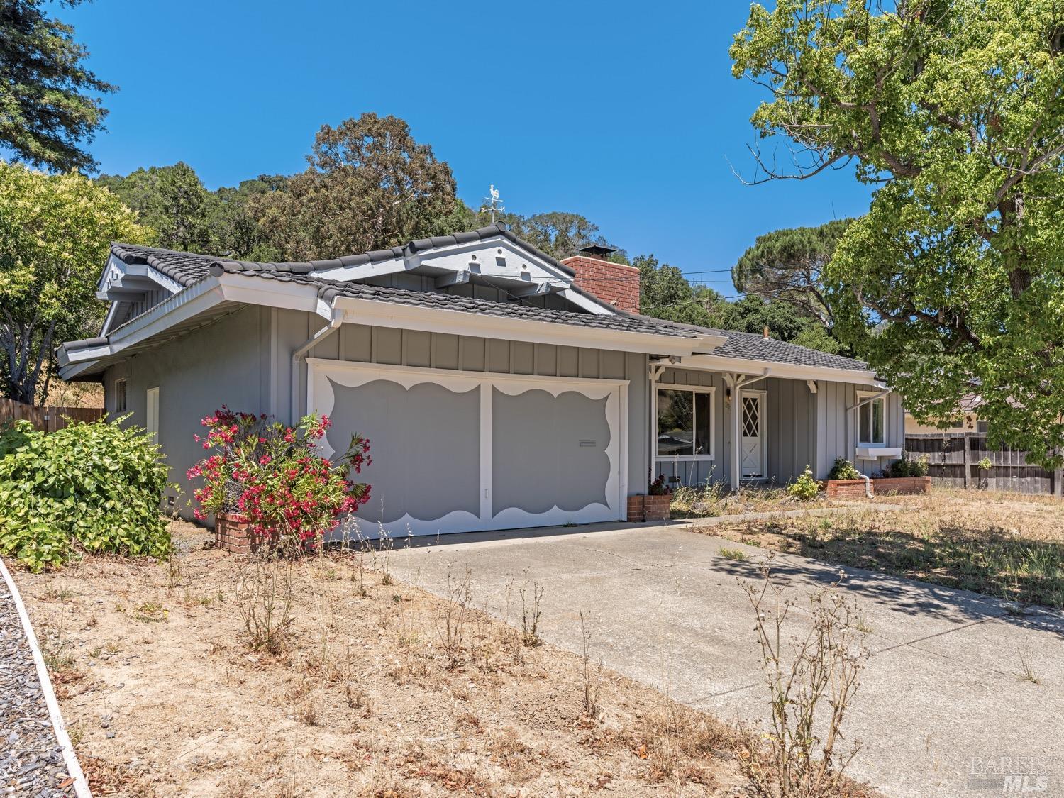 2113 Las Gallinas Avenue