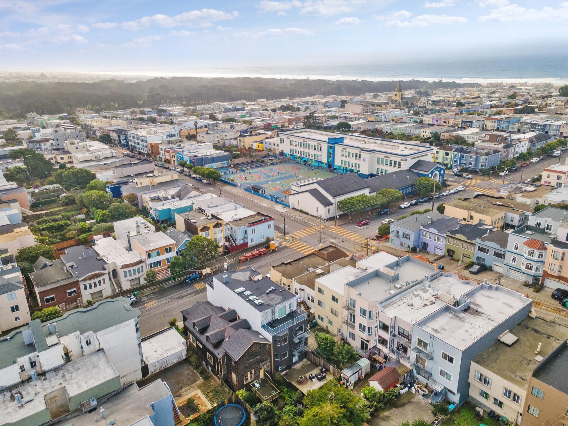 2-4 Unit Buildings Market Report Q4 2025