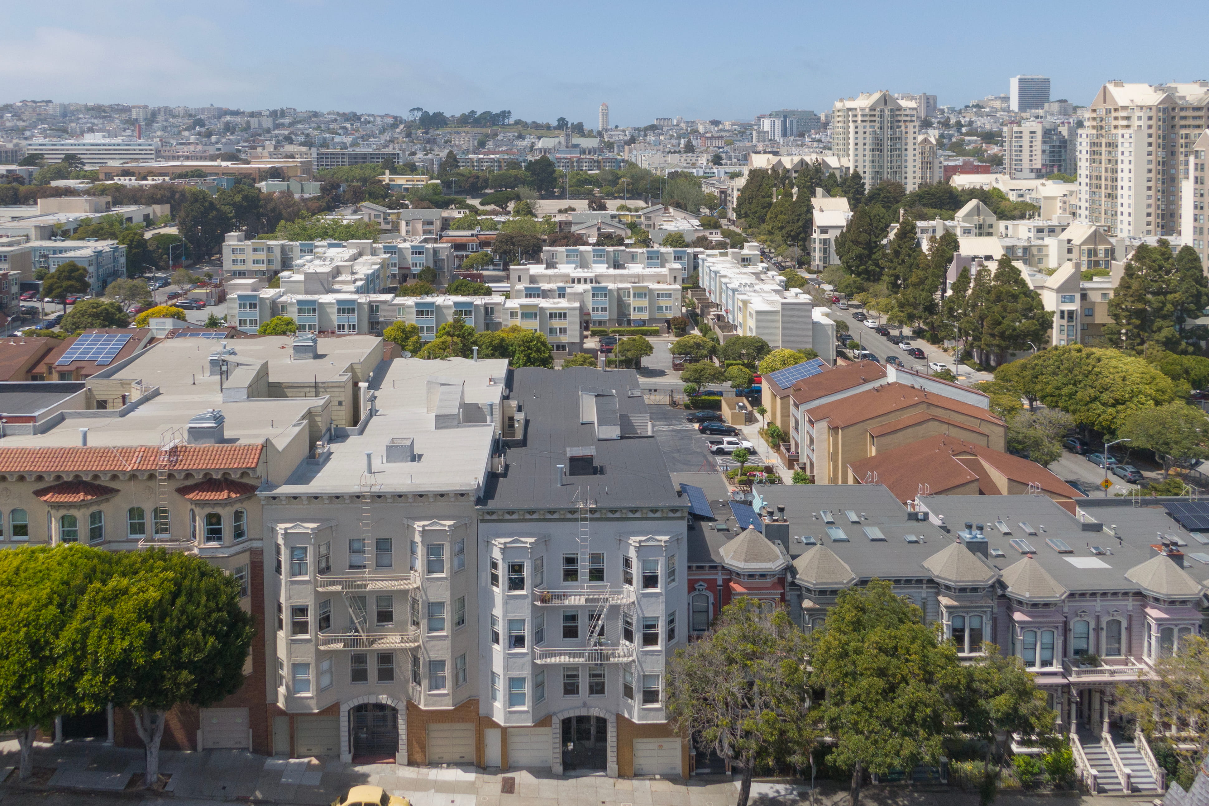 5+ Unit Buildings Market Report Q4 2025