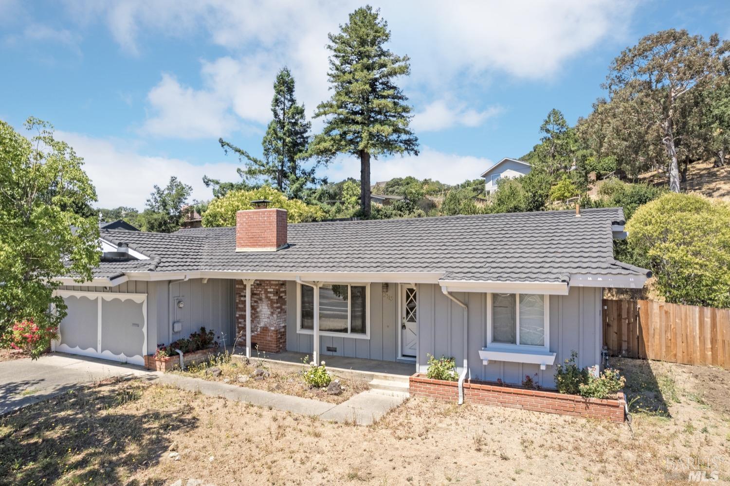 2113 Las Gallinas Avenue