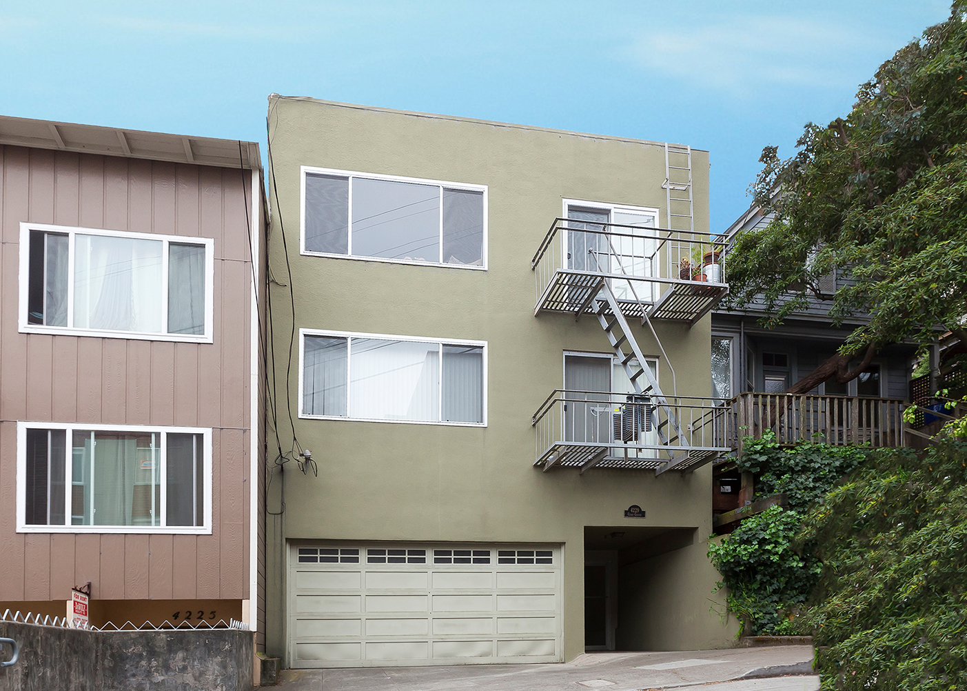 4229 Cesar Chavez Street