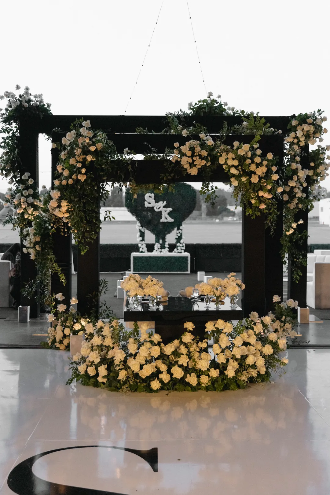 Black and white sweetheart table.