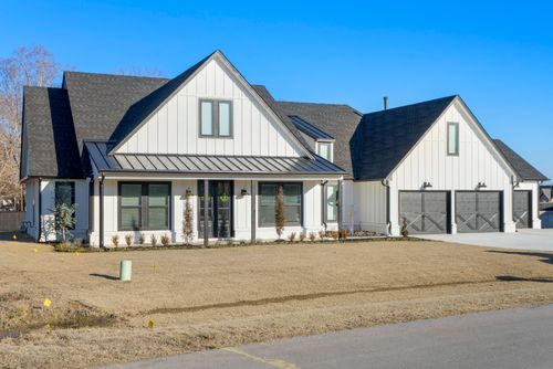 At Envision Home, we believe that luxury is more than just a price point or a collection of lavish amenities.