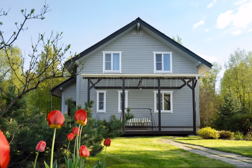 Spring is officially in the air, and in Tulsa, that means more than blooming redbuds and patio weather—it’s prime time to partner with a trusted custom home.