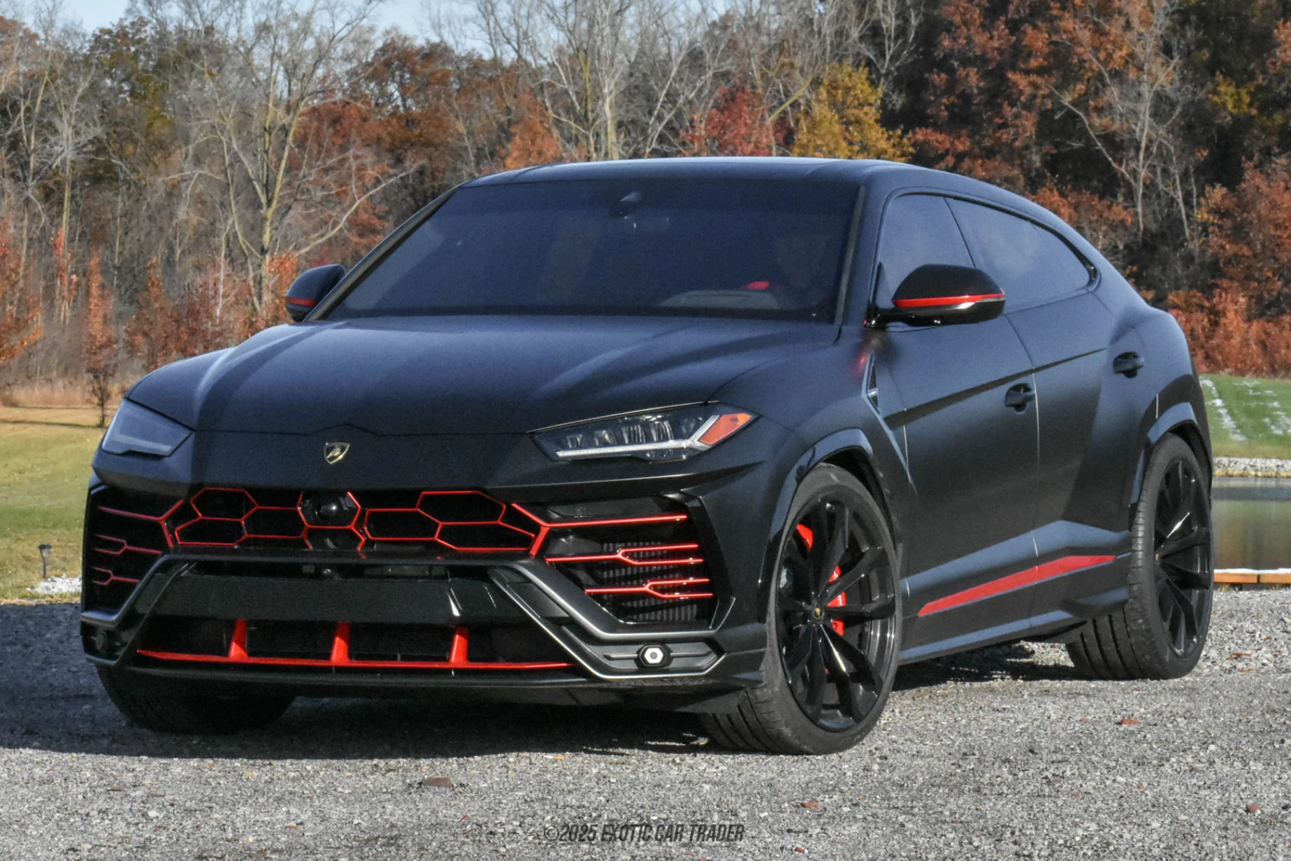 2019 Lamborghini Urus photo 3