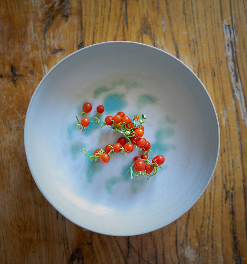 foto von schale mit tomaten