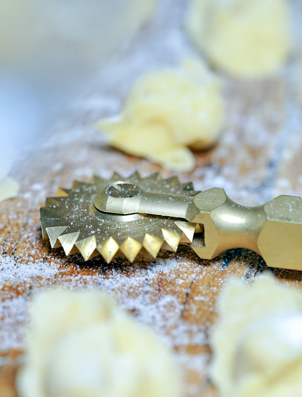 pasta tortellini rollmesser