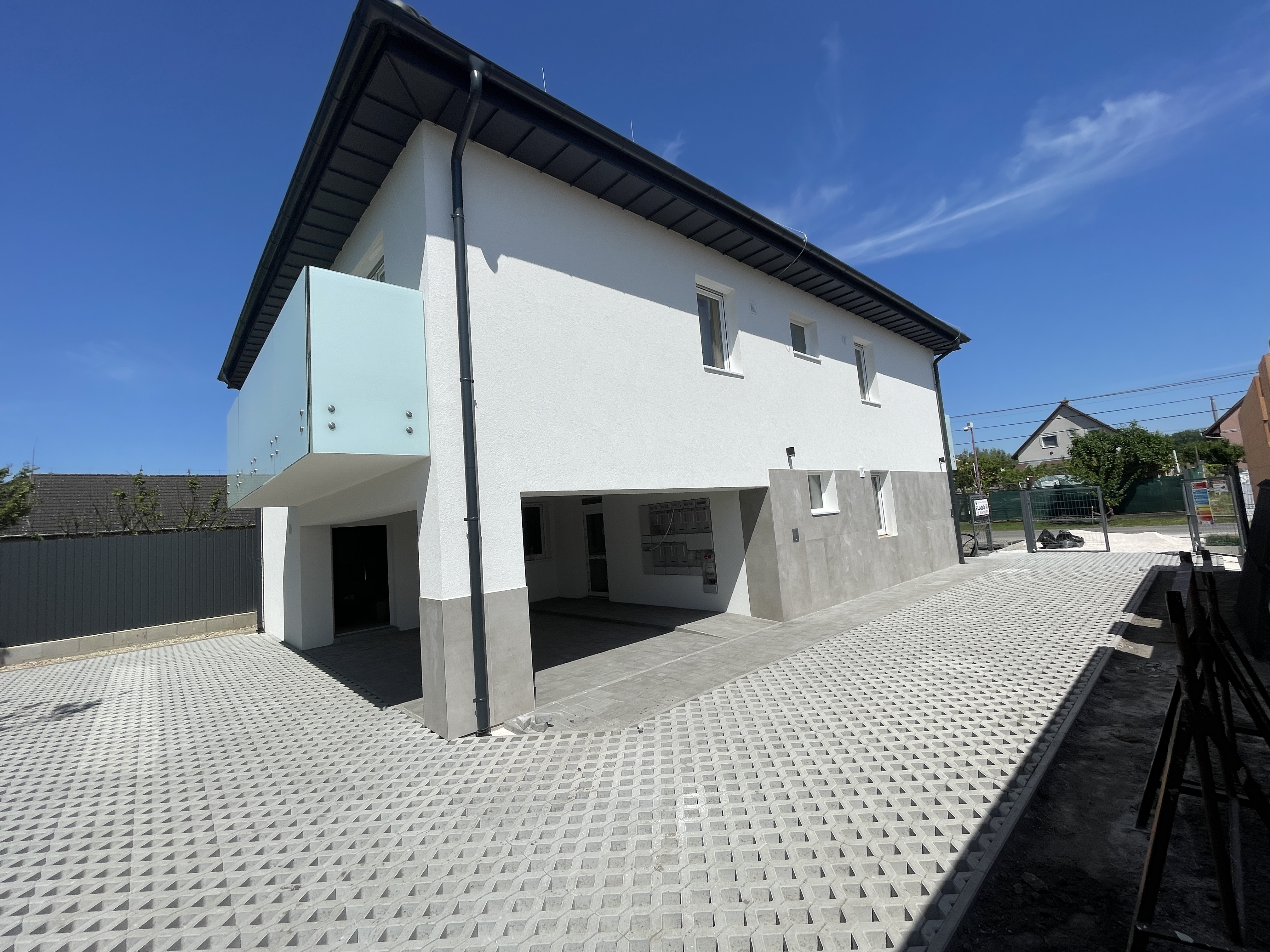 Luxus ingatlan tóparton