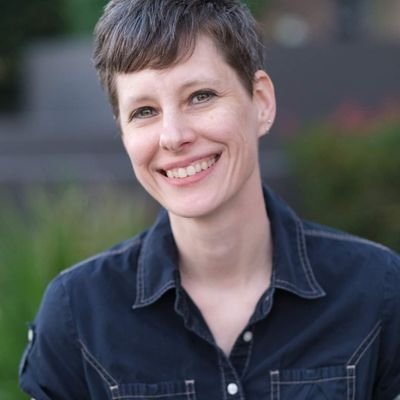 Vicky Kennedy Headshot