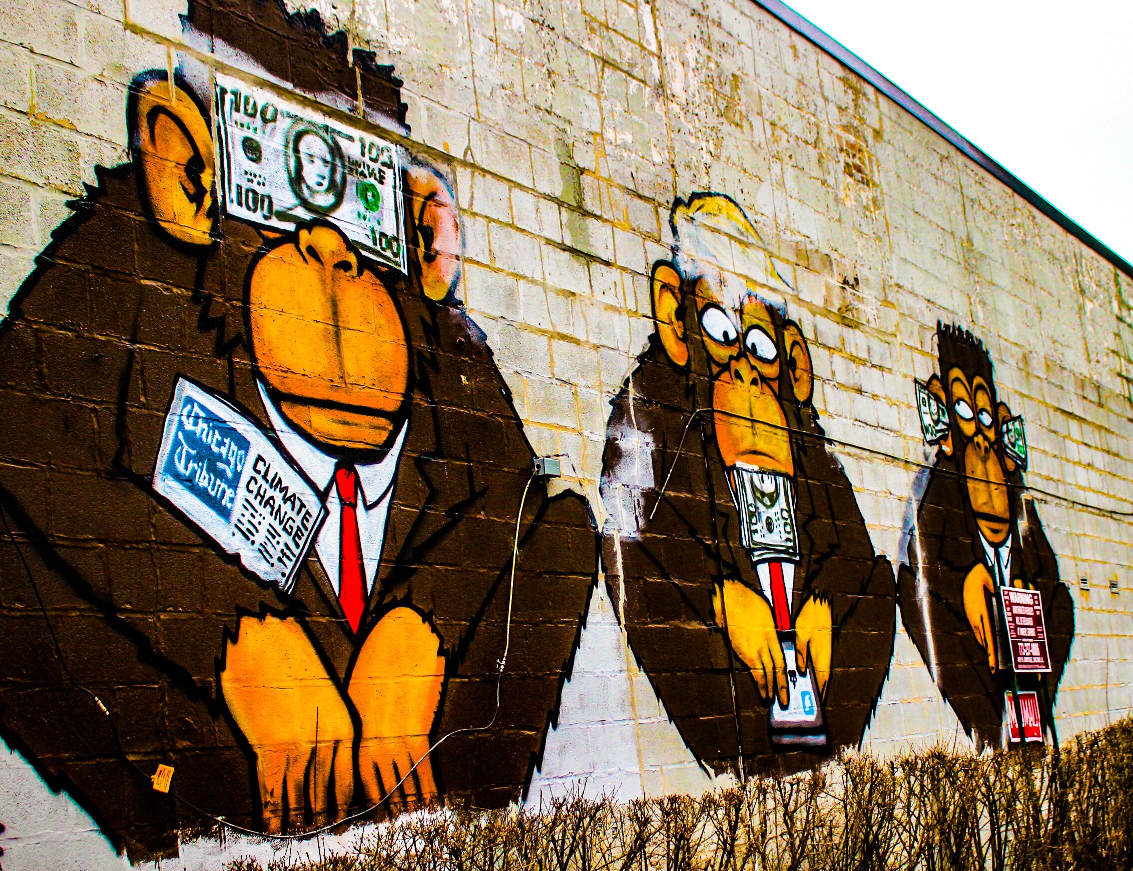 mau mau money bee マウ マウ ビー art banksy Analyzing Graffiti: Mau Mau's '3 Monkeys'
