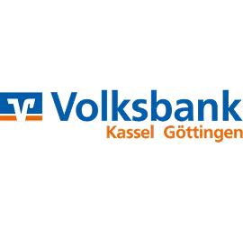 Volksbank-Logo mit blauem Schriftzug „Volksbank“ und orangefarbener Unterzeile „Kassel Göttingen“ neben stilisiertem blauen/orangenem Symbol