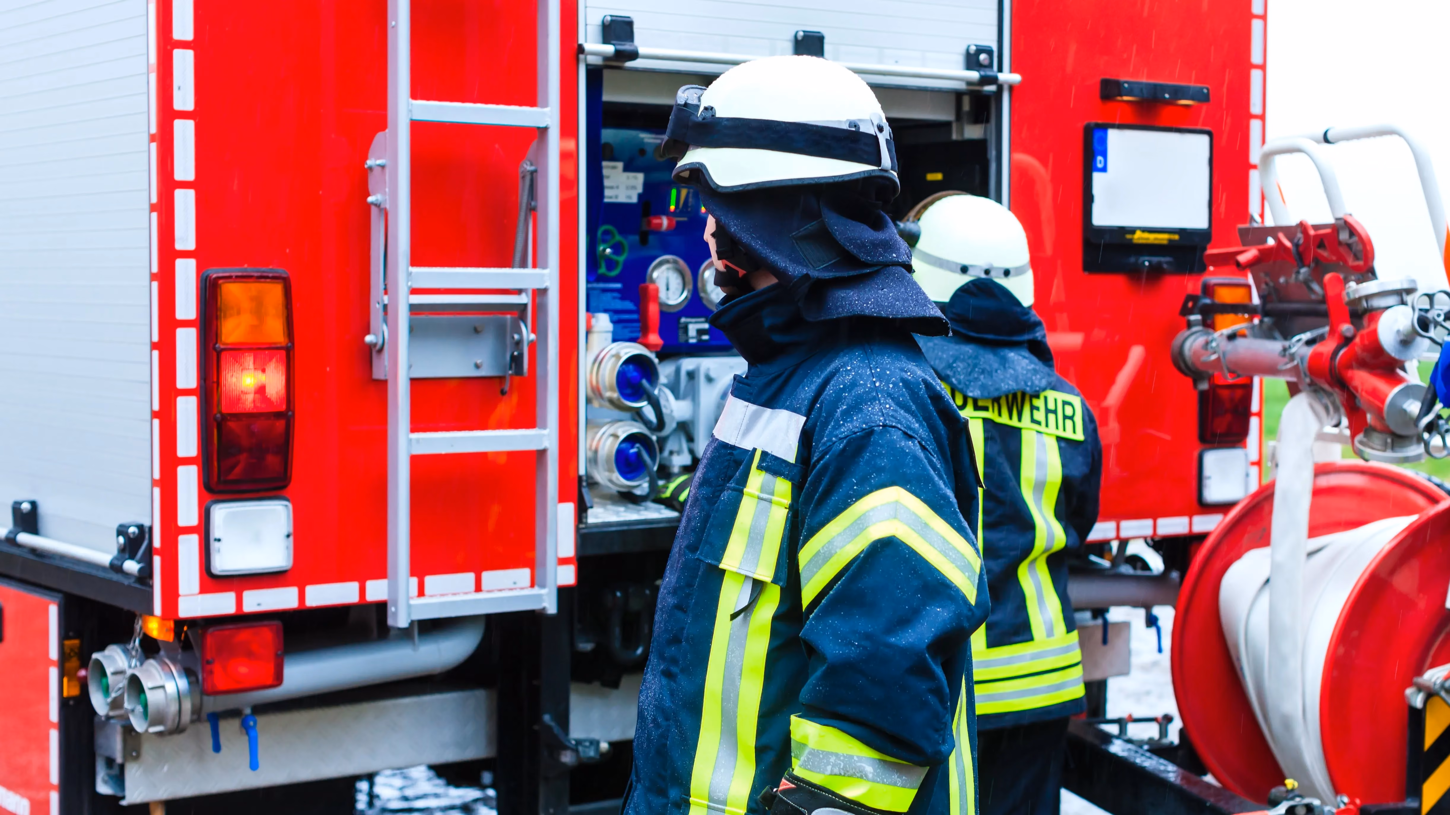 Feuer am Arbeitsplatz - so verhalten Sie sich im Brandfall richtig