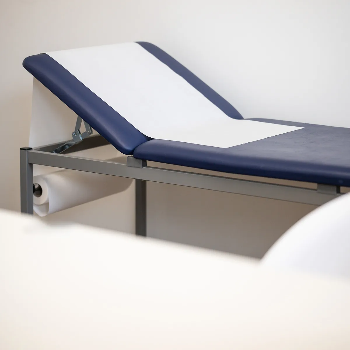 Behandlungsliege – MAS Gesundheitszentrum Bonn