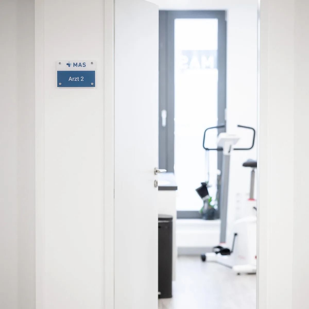Blick in den Untersuchungsraum – MAS Gesundheitszentrum Essen
