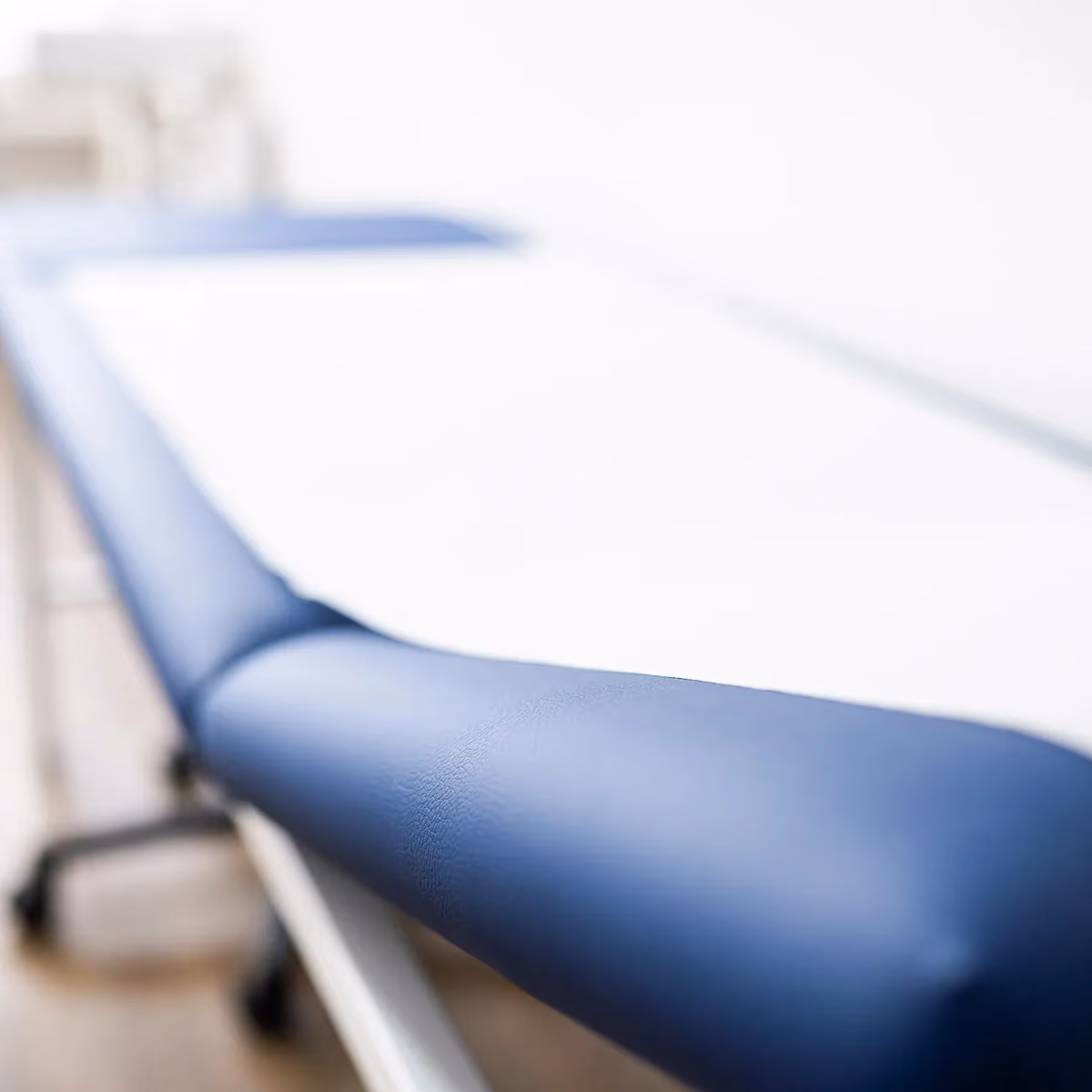 Behandlungsliege – MAS Gesundheitszentrum Köln