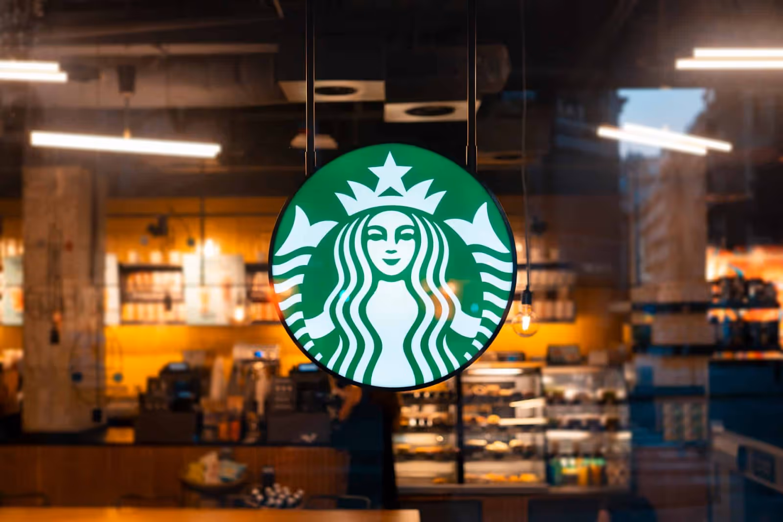 personal branding - Starbucks đồng bộ trong mọi trải nghiệm của khách hàng