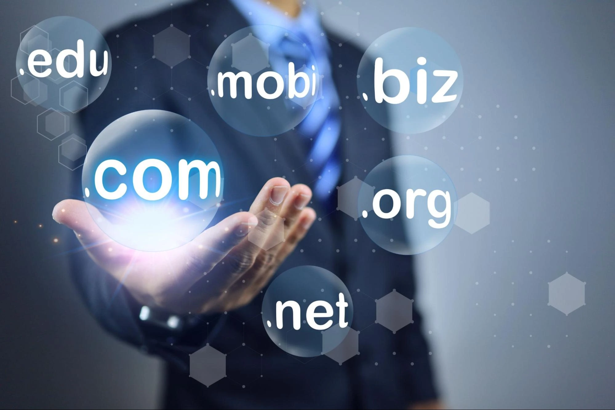 Đuôi tên miền (TLD) cũng đóng vai trò quan trọng