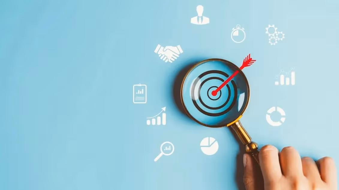 Bước 1: Xác định mục tiêu và đối tượng người dùng