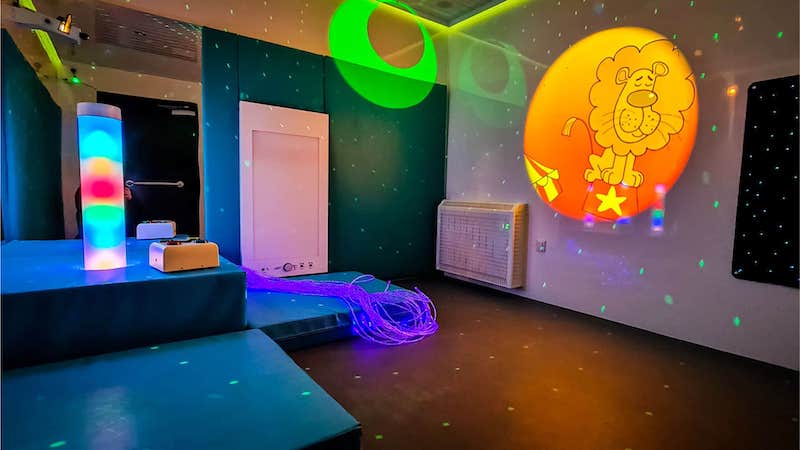 Sensory rooms for promoting visual development