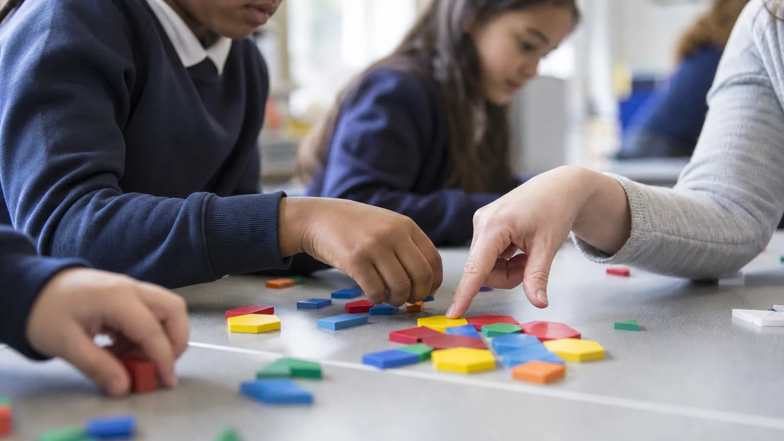 Fluid intelligence pattern blocks and logic tiles for problem solving